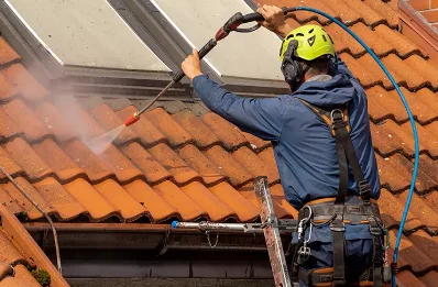 Démoussage et hydrofuge de toiture à Montcusel