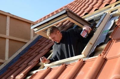 Pose de fenêtres de toit Velux à Montcusel